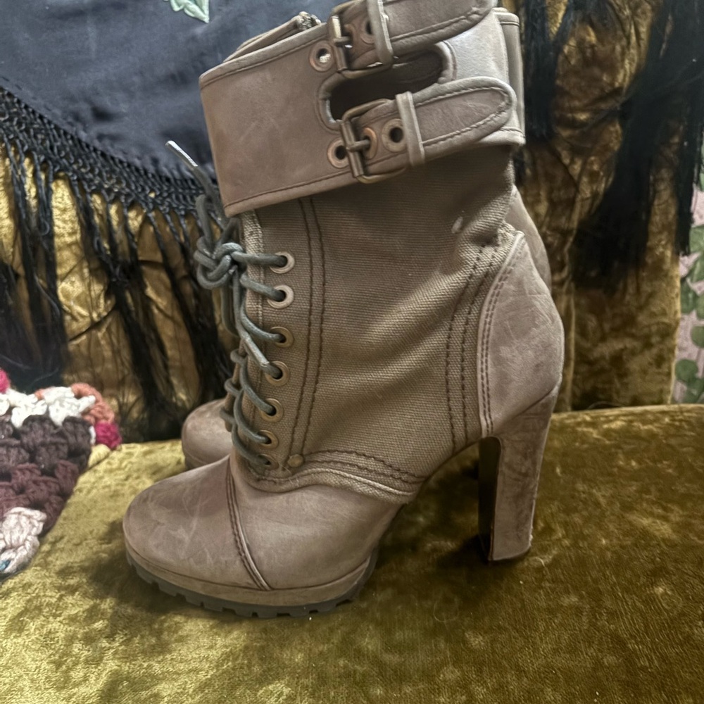 Stylish Brown Women's Boots
